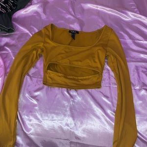 crop top with open stomach